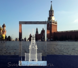 Сувенир с видом Московского Кремля: Спасская башня. Объёмная лазерная гравировка в кристалле.