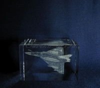Мираж-2000. Сувенир из стекла с трёхмерным изображением, выполненным лазером.