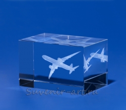 Боинг-777. Кристалл с изображением модели.