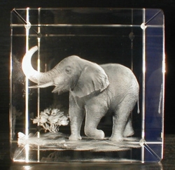 Слон. Статуэтка из стекла с лазерной гравировкой. Талисман по фен-шуй.