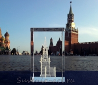 Спасская башня на Красной площади. Сувенир из стекла с лазерной гравировкой.